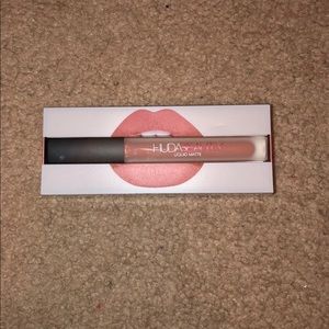 Huda Beauty Liquid Lipstick